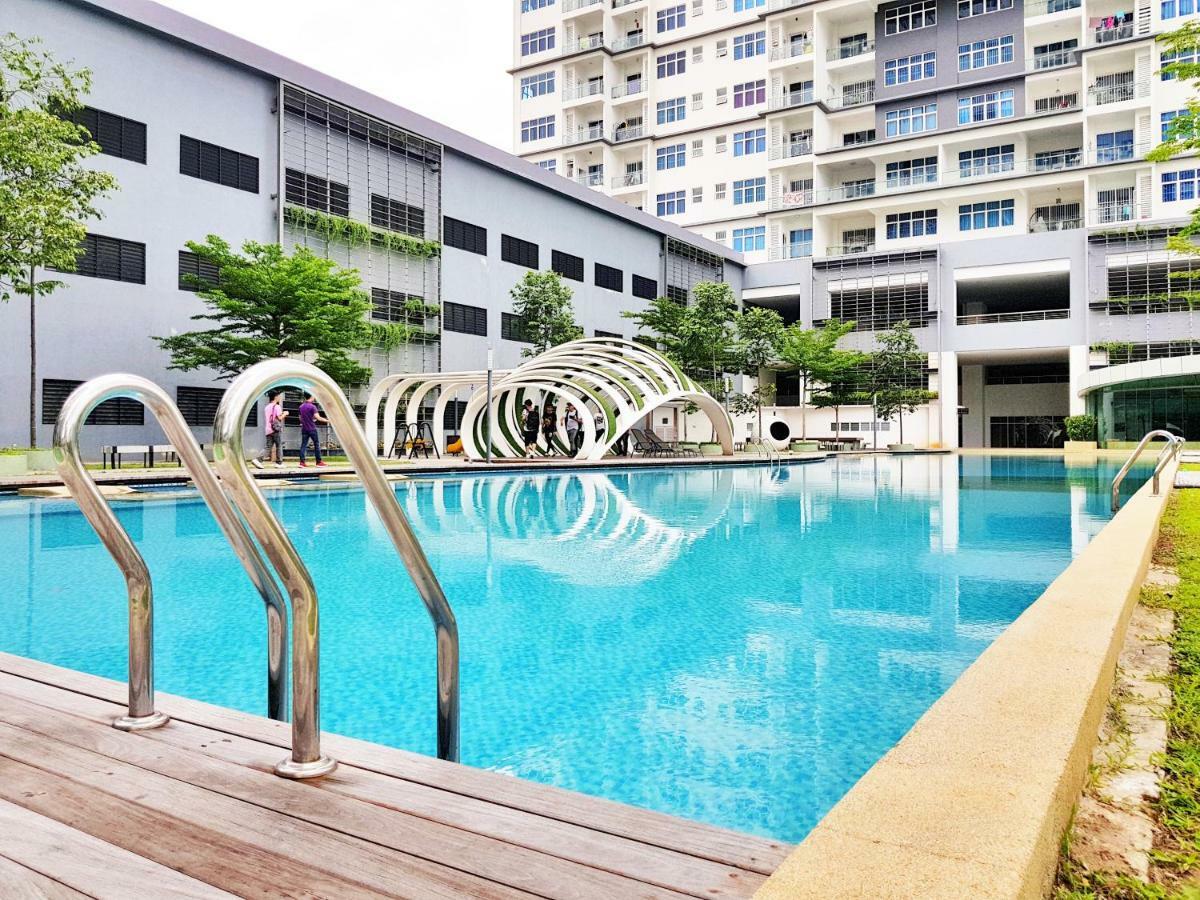 No.5 The Mint @ Puchong Center Near Ioi Mall Εξωτερικό φωτογραφία