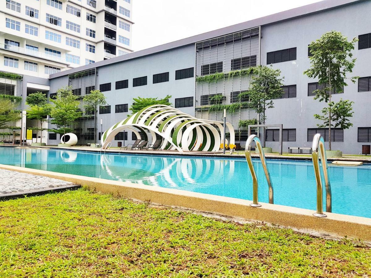 No.5 The Mint @ Puchong Center Near Ioi Mall Εξωτερικό φωτογραφία