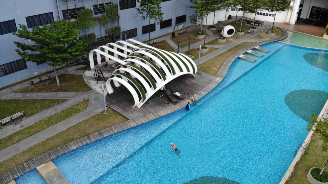No.5 The Mint @ Puchong Center Near Ioi Mall Εξωτερικό φωτογραφία